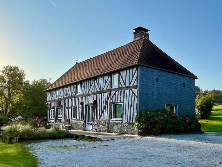 Location de vacances pour 9 personnes, avec jardin et vue à Périers-en-Auge