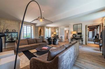 Location de vacances pour 10 personnes, avec jardin et terrasse ainsi que jacuzzi et piscine à Vivy