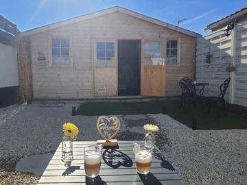 Cottage pour 2 personnes, avec jacuzzi et jardin à Trèbes
