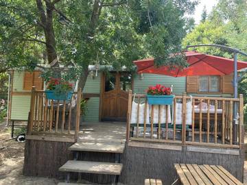 Maison de campagne pour 2 personnes, avec jardin ainsi que vue et piscine à Le Soler