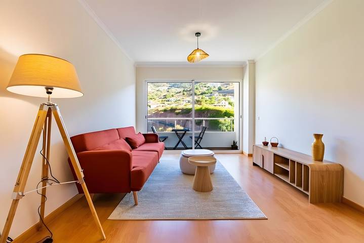 Hel lejlighed, Casa Sol – Modern Apartment in Central Caniço with Pool and Parking in Caniço, Maderia