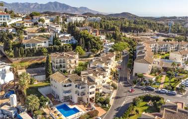 Holiday Apartment for 4 People in Urbanización Playa Marina, Mijas, Photo 1