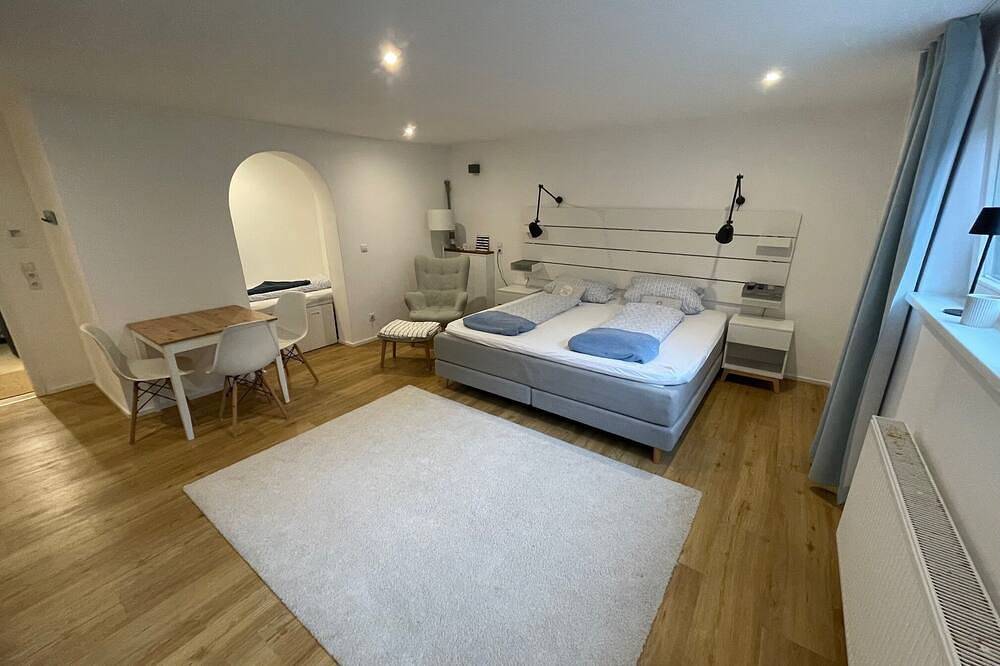 Ganze Wohnung, Dock 8 Strande: Nur 50 Meter bis zum Sandstrand und der Promenade in Kieler Förde, Strande