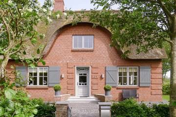 Ferienhaus für 6 Personen, mit Garten und Sauna sowie Terrasse in Süderende