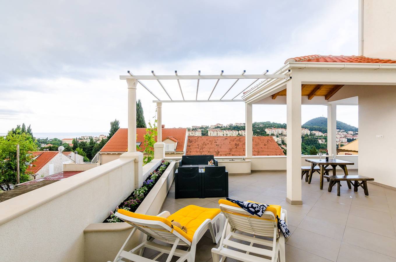 Ganzes Studio, Miracle Apartments - Comfort Studio Apartment with Terrace and City View in Dubrovnik, Grad Dubrovnik
