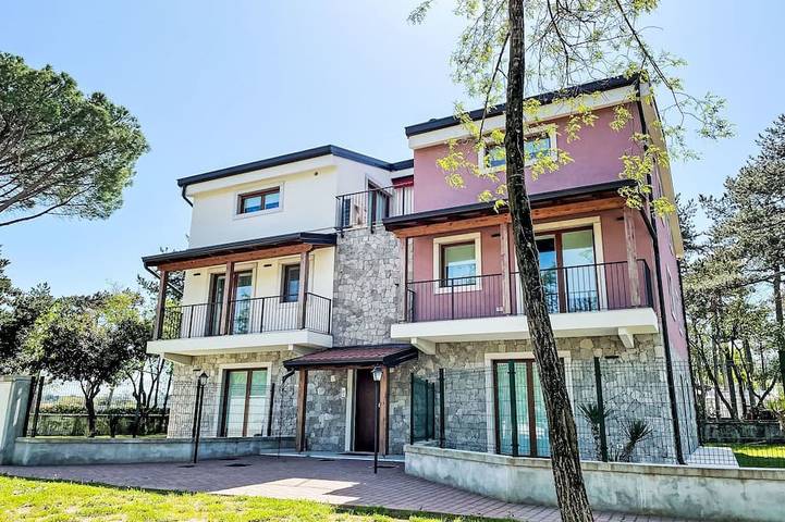Ferienwohnung für 6 Personen, mit Pool und Balkon - 1