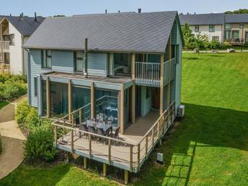Location de vacances pour 8 personnes, avec jardin à Froidchapelle