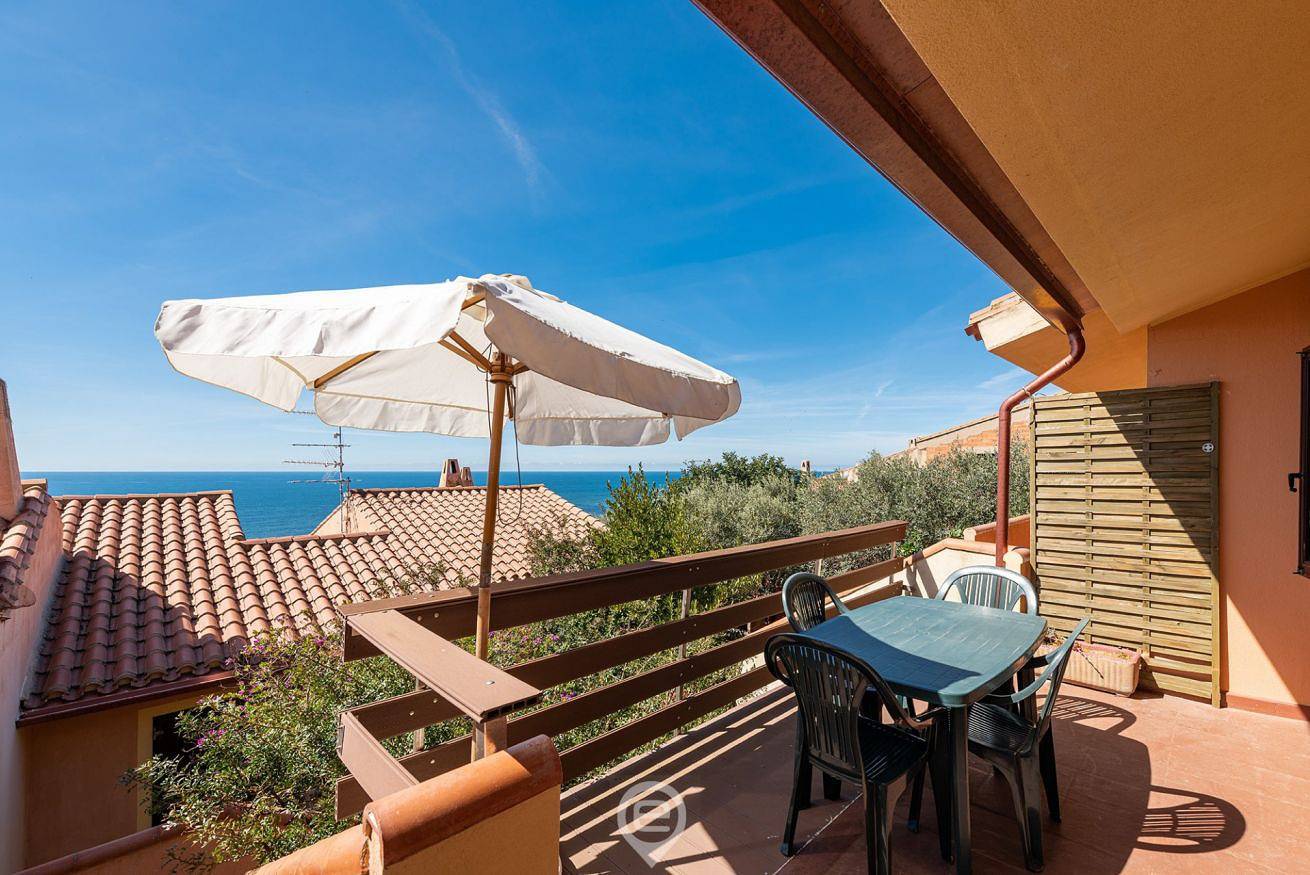 Ganze Wohnung, Ferienwohnung für 2 Personen mit Balkon/Terrasse in Funtana Meiga, Sardinien