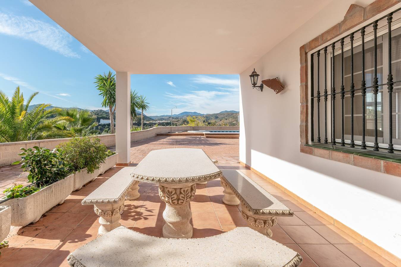 Schönes Ferienhaus "Chalet andaluz Los Alberos" mit Blick auf die Berge in Coín, Málaga Provinz