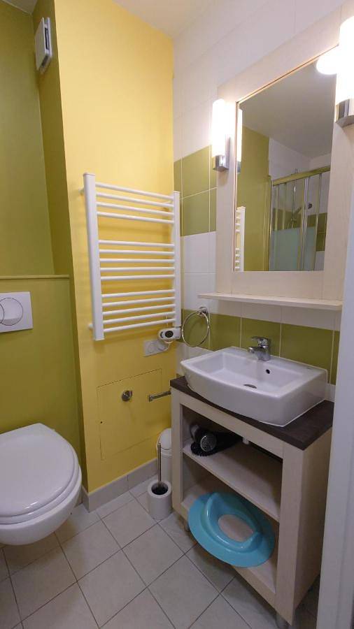 Location de vacances pour 6 personnes, avec jacuzzi ainsi que piscine et jardin, adapté aux familles à Danestal - 4