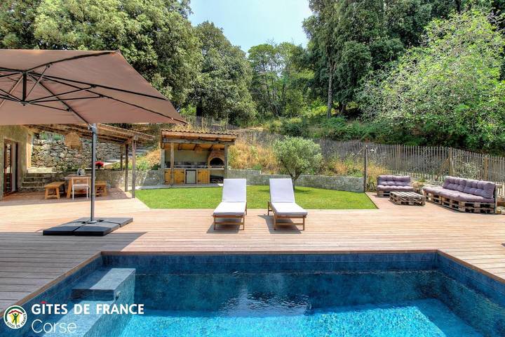 Gîte pour 6 personnes, avec Terrasse ainsi que Jardin et Piscine à Appietto - 2