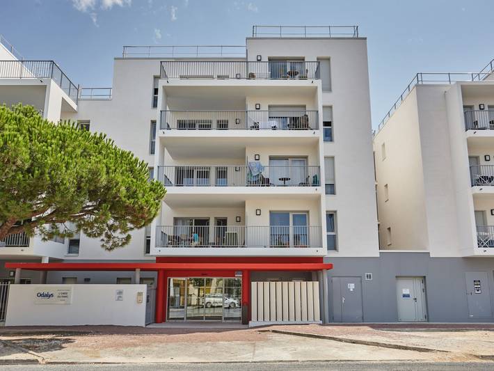 Holiday rental for 4 people, with balcony and children pool as well as sauna in Royan
