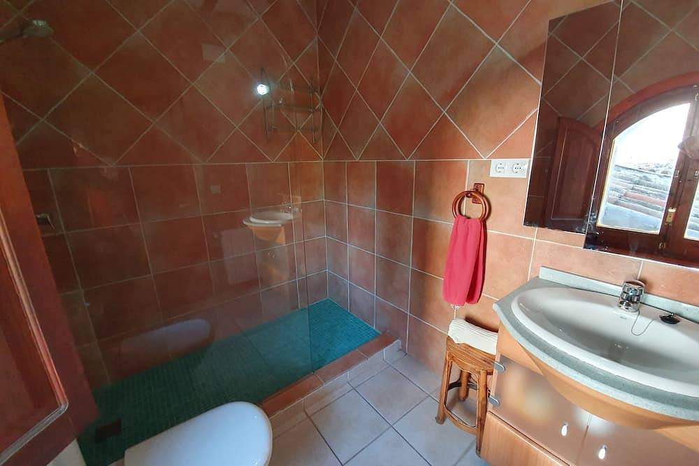 Apartamento entero, Mucha luz, mucho espacio, una gran vista sobre la montaña santa Montsant in Torroja, Priorat