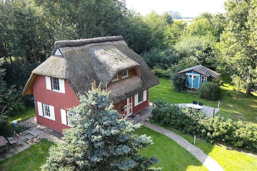 House Rose Red - House in Poseritz, Stralsund Surroundings