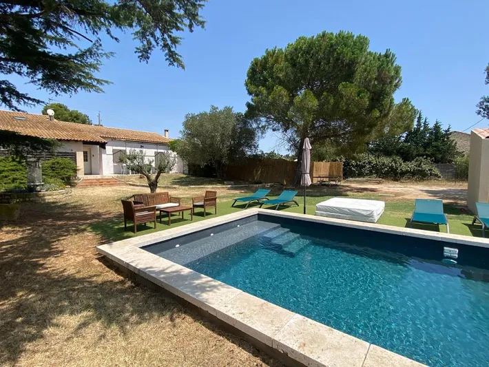 Casa de vacaciones para 6 personas, con terraza y jardín además de jacuzzi y piscina - 1
