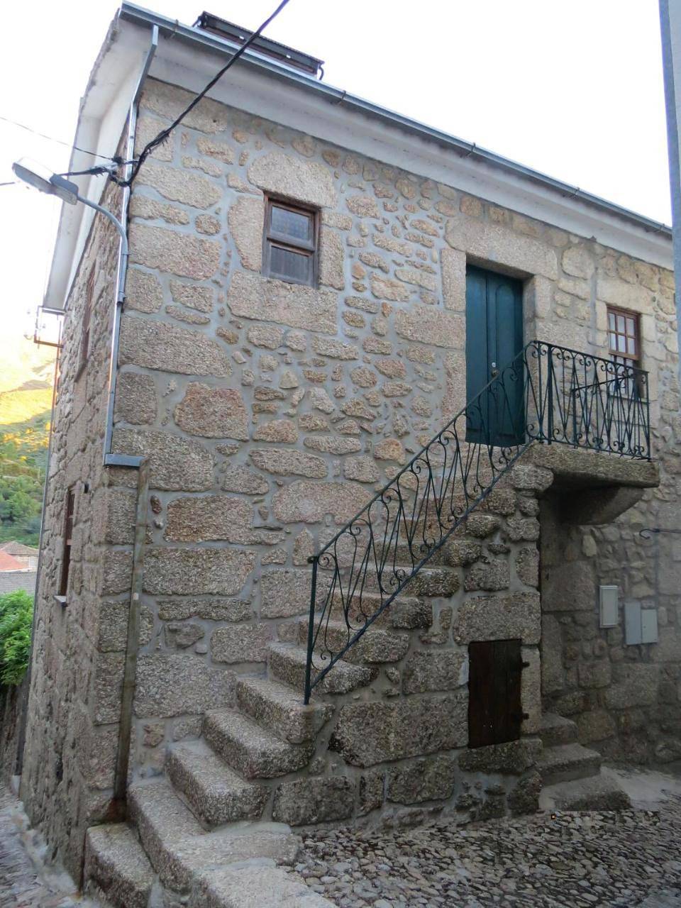 Apartamento inteiro, Basic Triple Room in Alvoco da Serra, Serra da Estrela