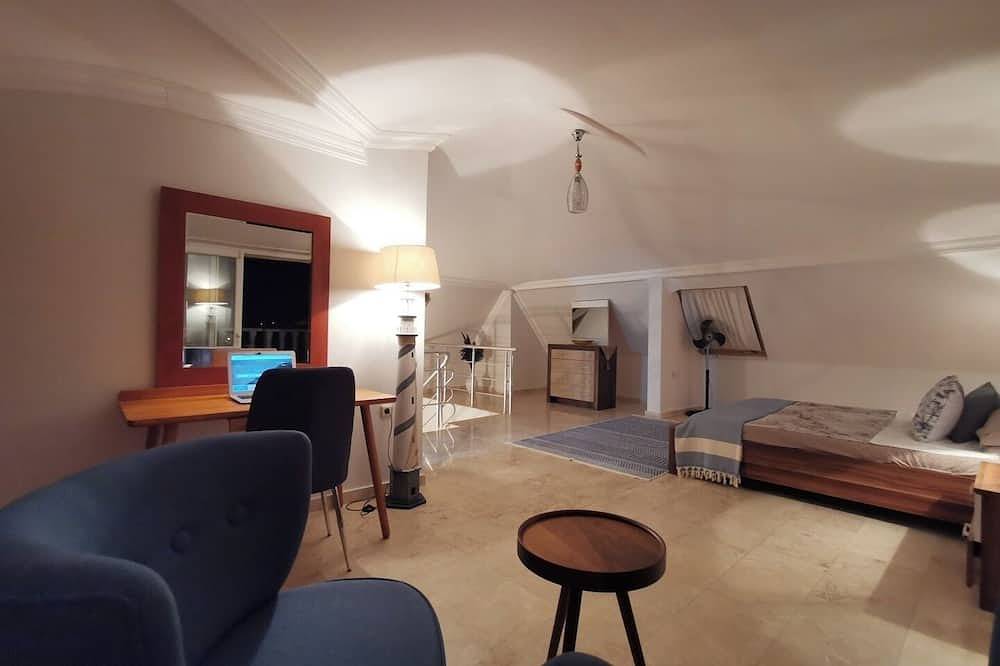 Villa with a Pool and Jacuzzi in Alanya, Antalya (provins)