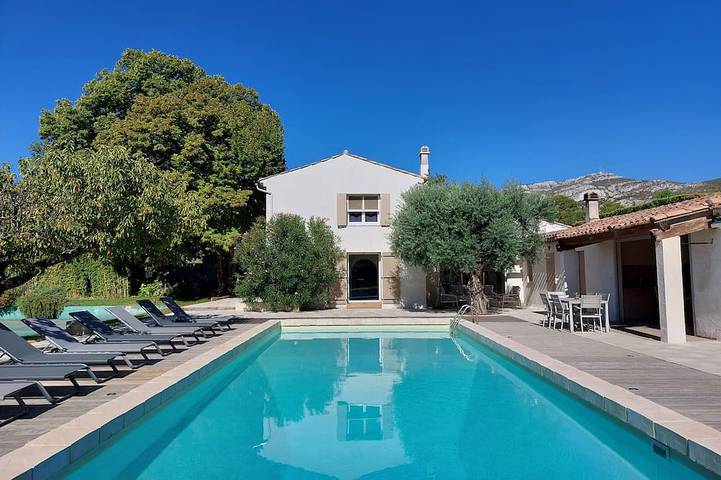 Maison de vacances pour 12 personnes, avec jardin et terrasse à Roquevaire