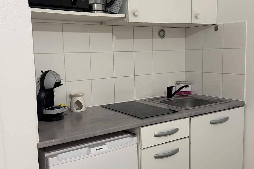 Apartamento entero, Cosy studio 10min from Paris in Villeneuve-la-Garenne, Altos del Sena
