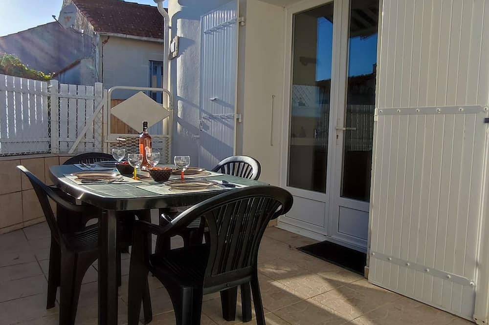 Maison cosy au centre de La Brée-les-Bains avec 4 couchages, proche plage, Wifi gratuit in La Brée-les-Bains, Côte de Beauté