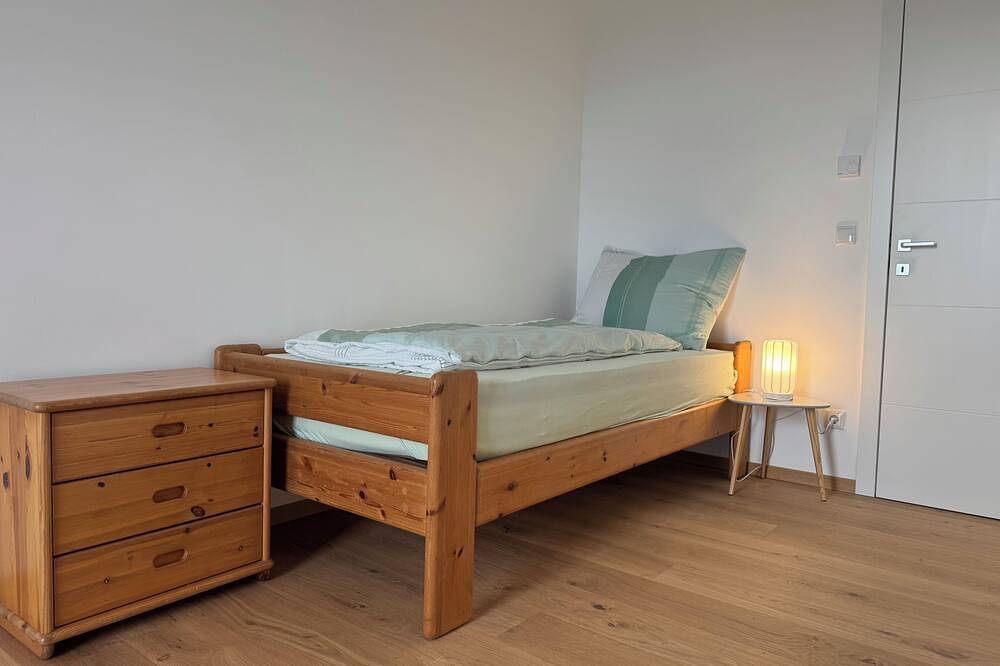 Villa 60, in Gols am Neusiedler See, 4Sz, privater Pool , Sauna, großer Garten in Gols, Neusiedlersee-Hügelland
