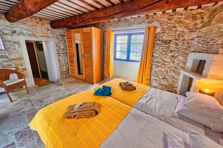P’tit Coin Paradis – Heated Pool & Hot Tub in Saint-Hippolyte-de-Montaigu, Nimes und Umgebung