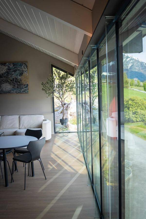 Ferienwohnung für 9 Personen, mit Terrasse und Seeblick sowie Ausblick - 1