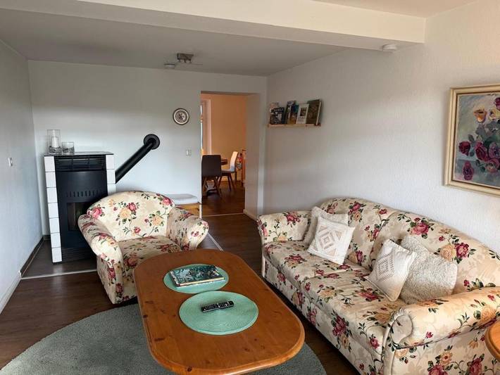 Ferienwohnung für 5 Personen, mit Terrasse und Garten sowie Ausblick in Holzminden