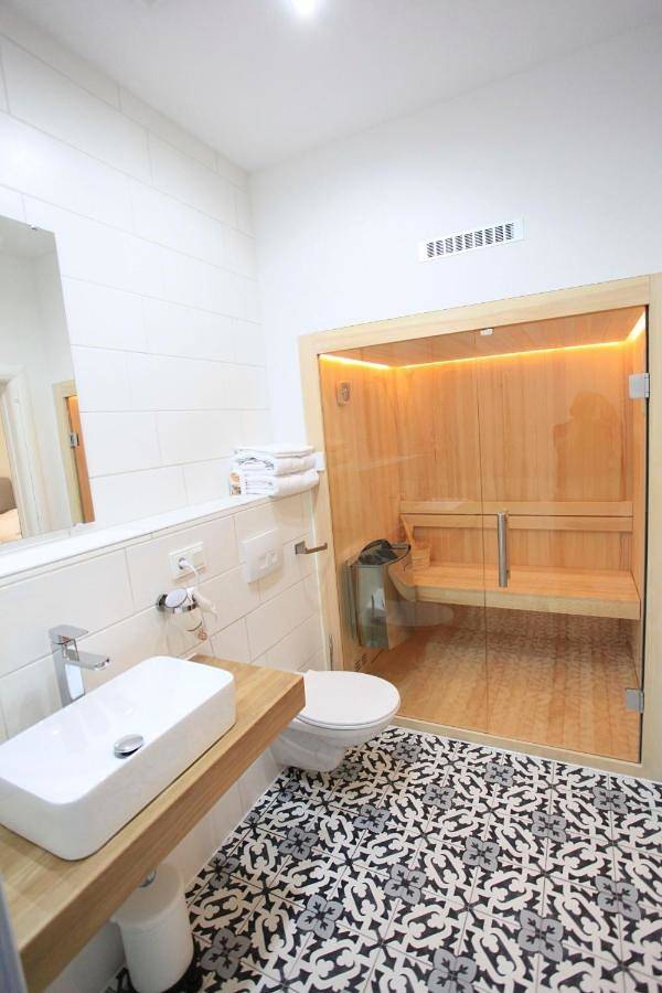 One-Bedroom Apartment (Without Sauna) in Leipzig-Ost, Leipzig