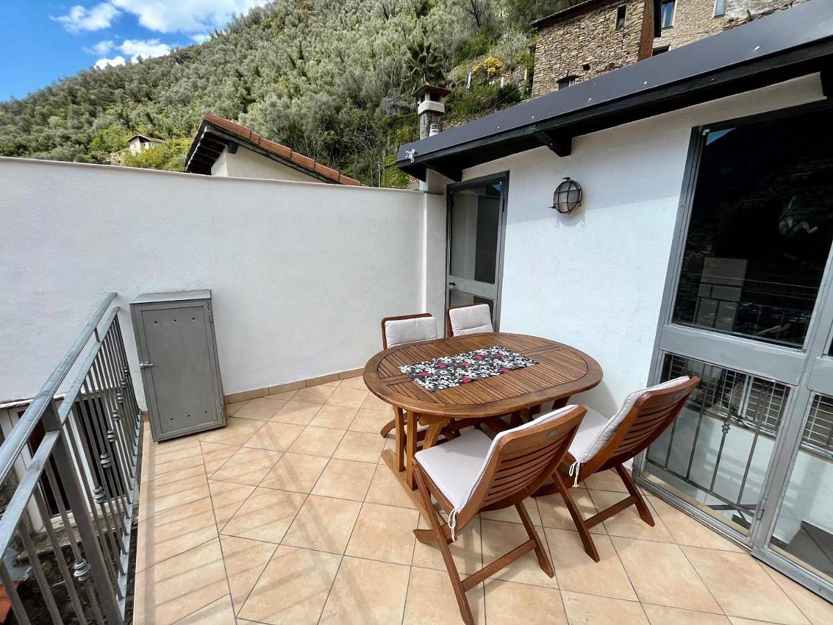 Ganze Wohnung, Casa Via Vezzargo in Badalucco, Riviera di Ponente
