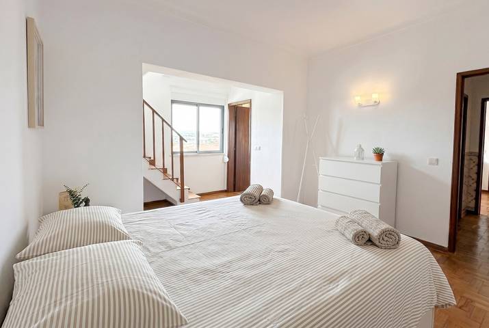 Holiday Home 'Atlantic Garden Caparica' with Sea View, Private Terrace and Wi-Fi in Setúbal Peninsula