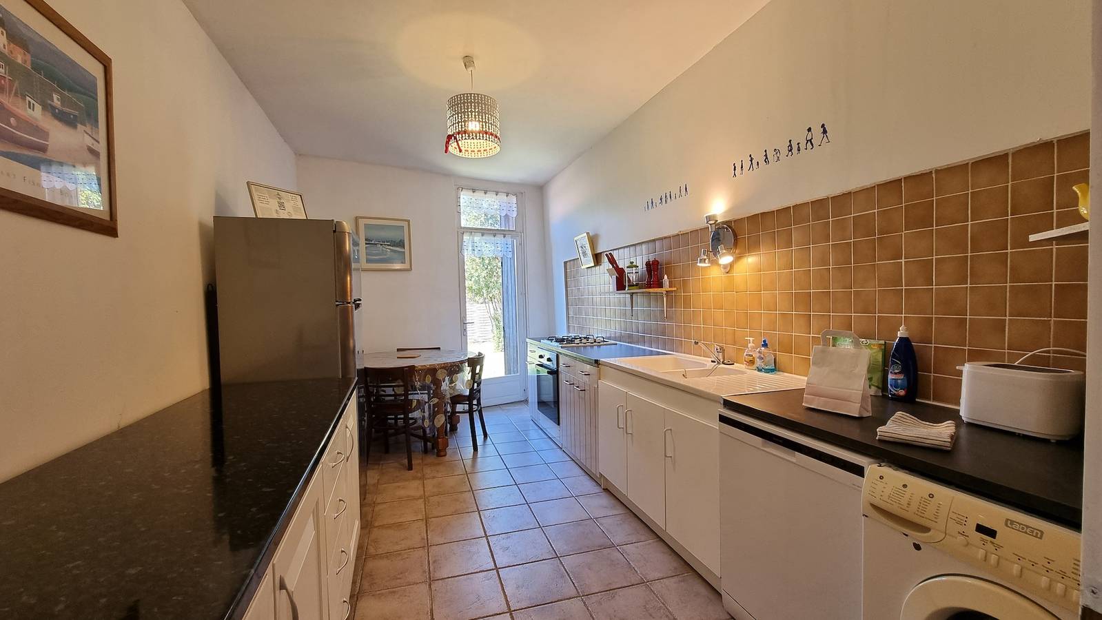 Gîte pour 4 personnes avec piscine in Saint-Just-Luzac, Côte de Beauté