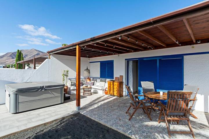 Chalet para 4 personas, con Jacuzzi y Terraza además de Jardín y Vistas en Lanzarote - 2