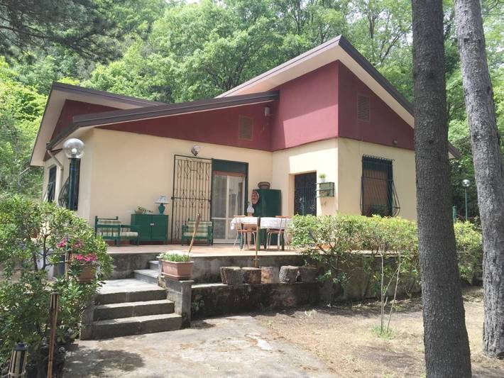 Chalet per 6 persone, con Terrazza e Giardino nonché Panorama a Nicolosi
