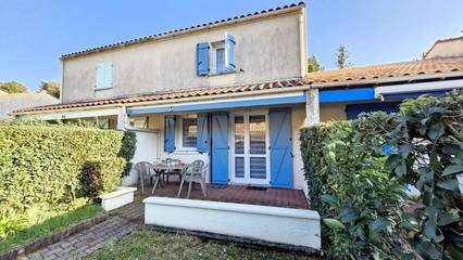 Location de vacances pour 4 personnes, avec vue et piscine dans Plage Suzac