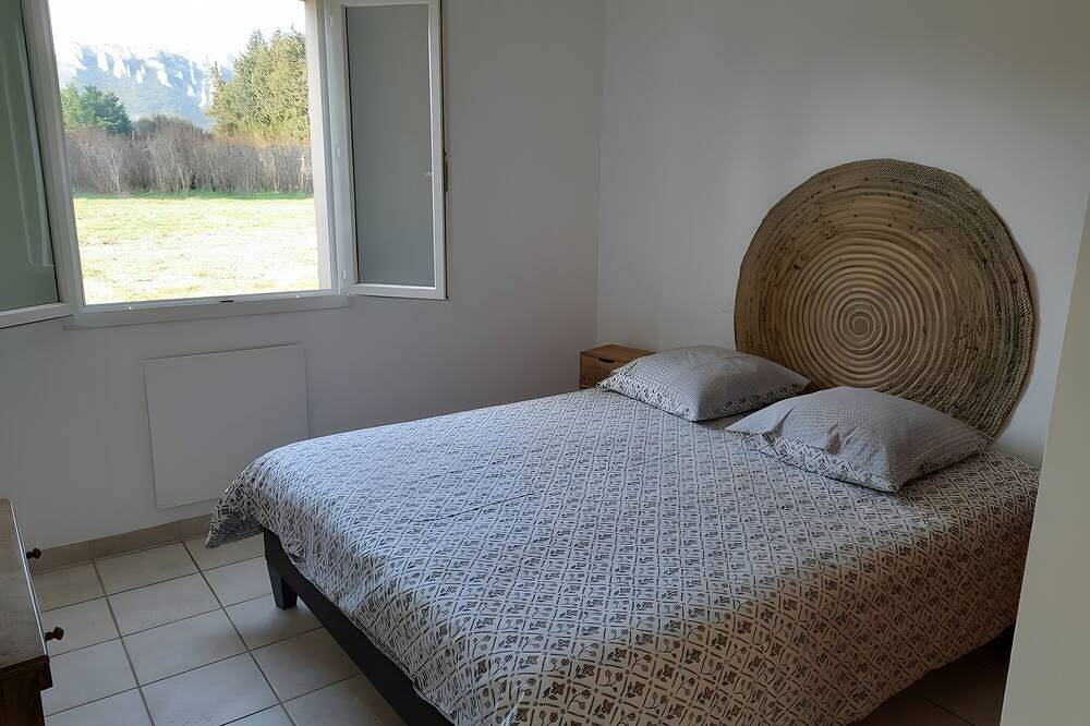 Apartamento entero, Apartamento 'Lou Grand Jas' con vistas a la montaña, jardín privado y Wi-Fi in Plan-d'Orgon, Region de Arles