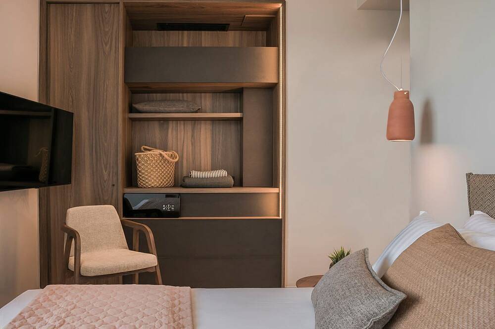 Spectacular Zakynthos Villa | Villa Stella | 3 Bedrooms | Beachfront Villa with Private Pool & Jacuzzi | Neromilos in Drosia (Zakynthos), Kipseli