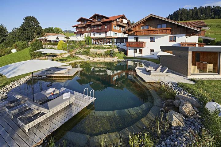 Hotel voor 2 personen, with tuin and sauna as well as zwembad, met huisdier in Steibis