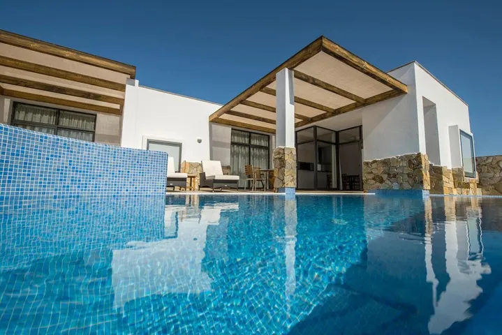 Resort para 5 personas, con piscina además de piscina para niños y jardín - 1