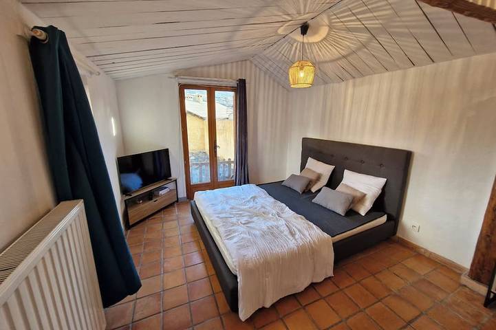 Location de vacances pour 2 personnes, avec terrasse et jardin, animaux acceptés à Faucon-de-Barcelonnette - 2