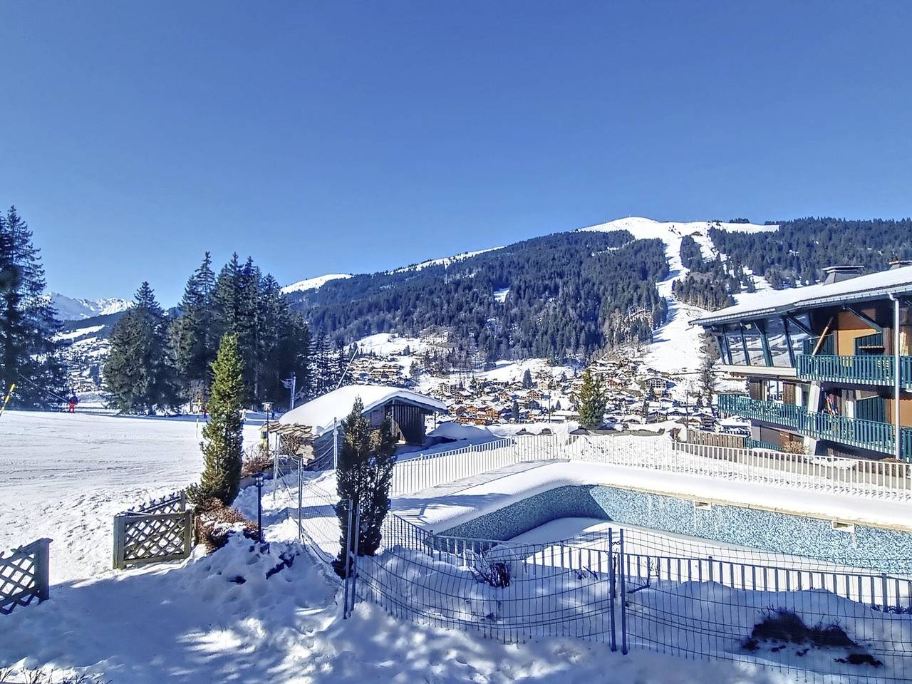 Entire studio, Cozy apt 4 pers, ski in/out, private parking in Les Gets, Les Portes du Soleil