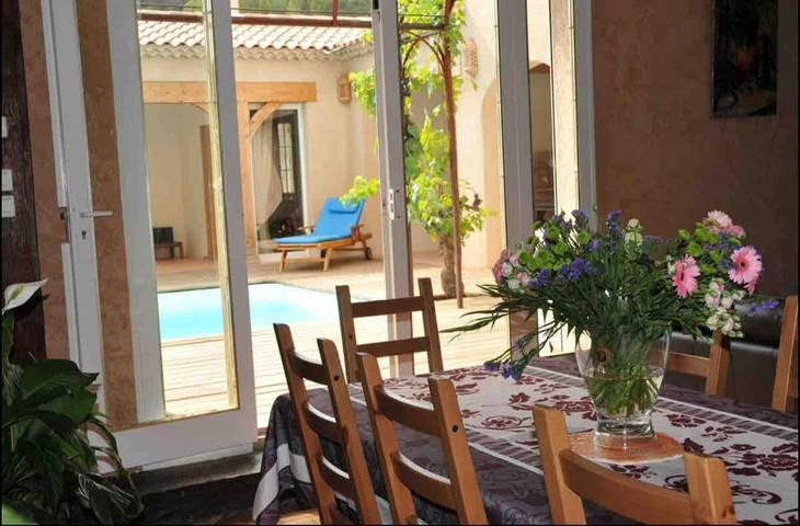 Location de vacances pour 15 personnes, avec jardin ainsi que vue et piscine à Évenos - 4