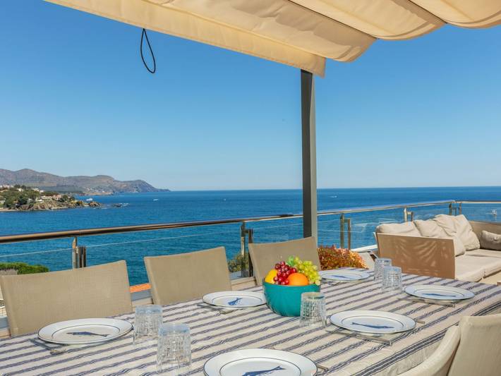 Ferienwohnung für 4 Personen, mit Terrasse und Garten in Llanca