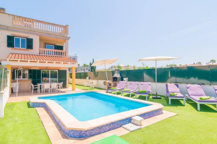 Villa with pool for 6 people, with terrace in Alcúdia