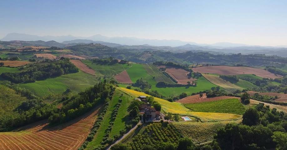 Gîte pour 2 personnes, avec vue ainsi que jardin et piscine à Petritoli - 2