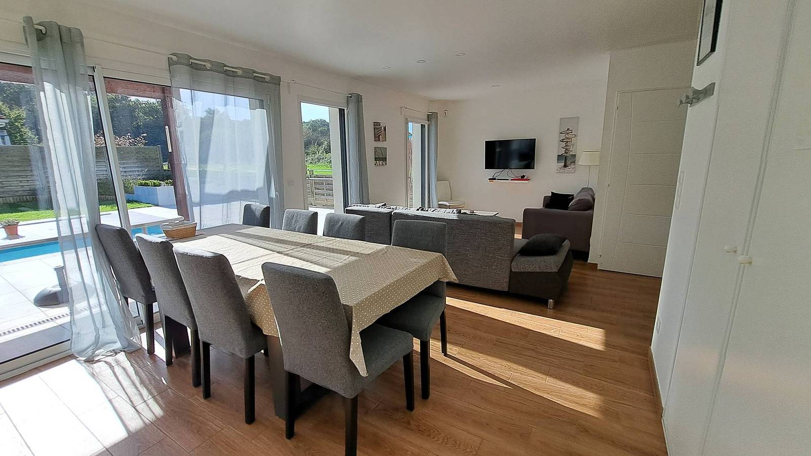 Aint Augustin – Haus Mit Beheiztem Pool Und Jacuzzi – La Forêt D’Armotte in Saint-Augustin, Côte de Beauté