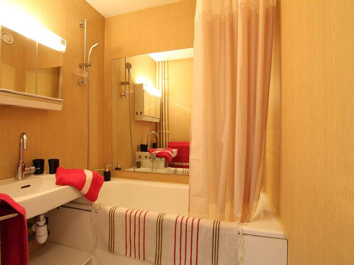 Ganze Wohnung, Gemütliches Studio mit Bergblick, Pool und Balkon in der Nähe der Skipisten in La Salle-les-Alpes, Serre Chevalier