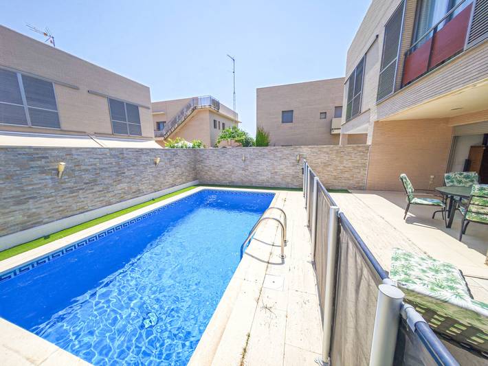 Location de vacances pour 7 personnes, avec terrasse et jardin à Cambrils - 4