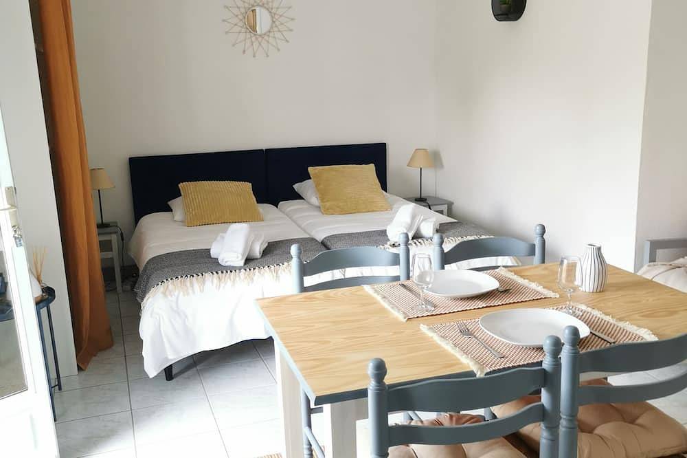 Appartement entier, Fauvette, Gîte 2 personnes avec Piscine chauffée, Marais Poitevin in Chaillé-les-Marais, Fontenay-le-Comte