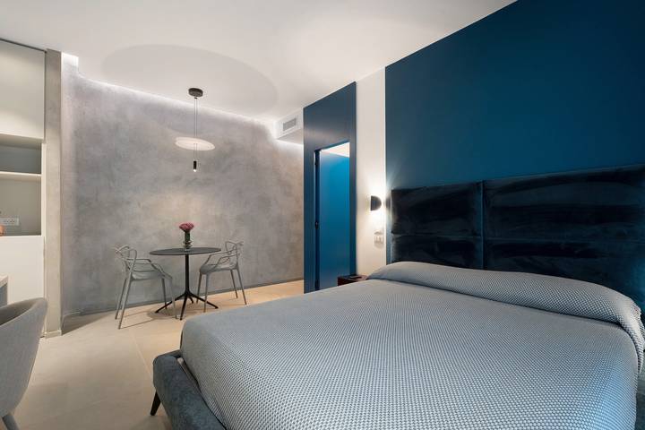 Casa vacanze 'La Maison Des Petites Fleurs' con balcone, Wi-Fi e aria condizionata in Bari, Provincia di Bari